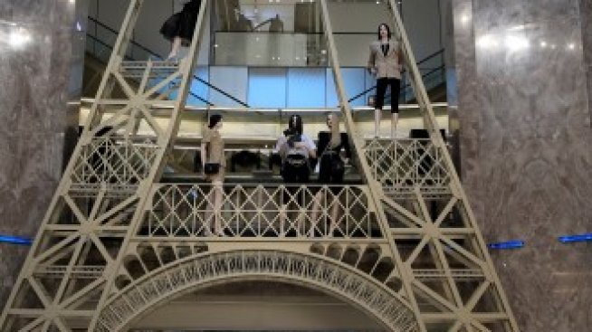 Galeries Lafayette връща "Шанз-Елизе" на модната карта в Париж