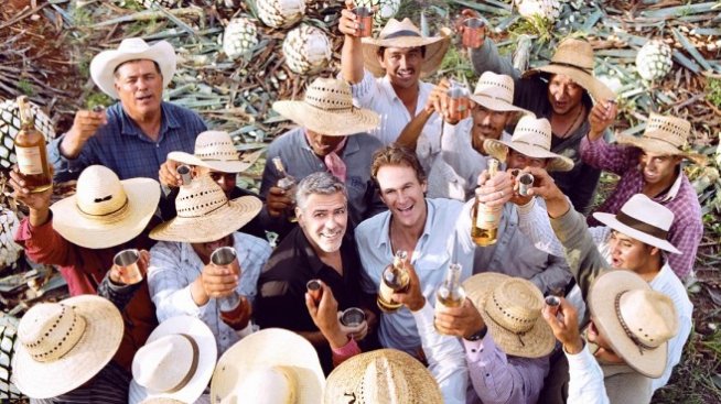 Джордж Клуни продаде компанията си за текила за 1 млрд. долара