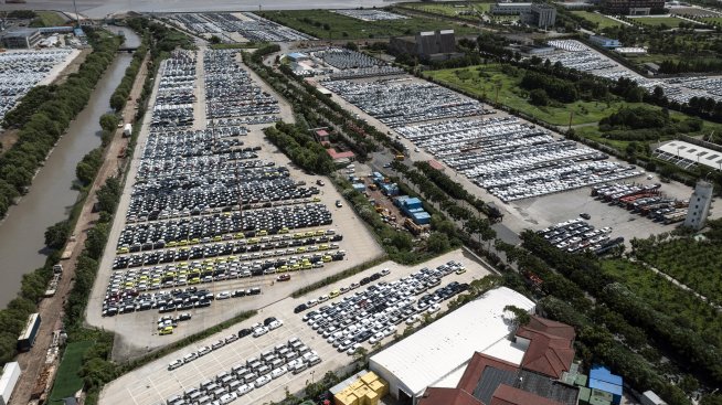 Китай очаква ръстът на автомобилния износ да се забави до 5,8% през 2025 г.