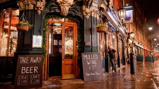 Британските пъбове са резервирани за седмици напред