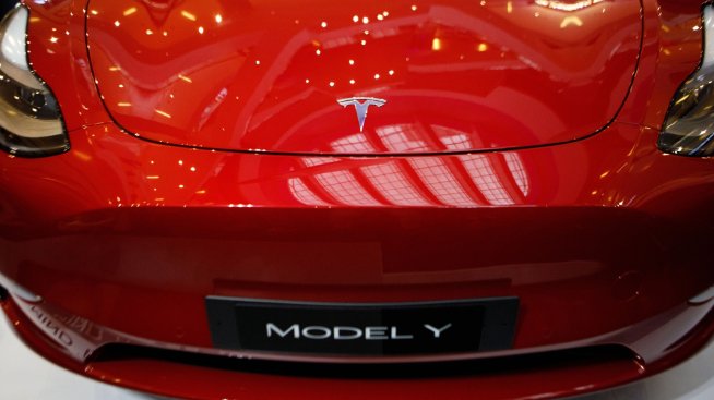 Tesla пак доминира при електромобилите в Европа, докато китайските марки набират скорост