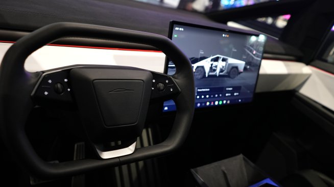 Регулатор в САЩ разследва Tesla заради инциденти с технологията за подпомагане на водача