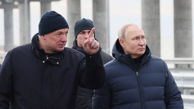 Трима руски войници са загинали при удара по двете летища