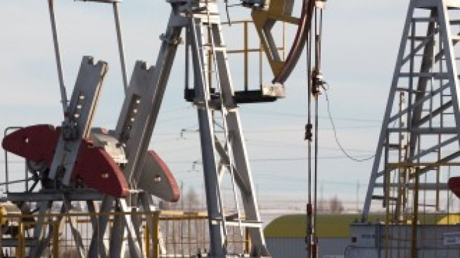 Руският добив на петрол е бил на най-високото си ниво от над година през март