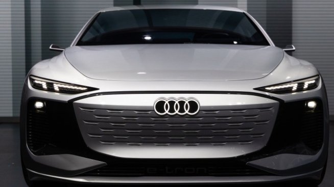 Общите продажби на Audi се свиват през 2021 г. въпреки силното търсене на е-коли