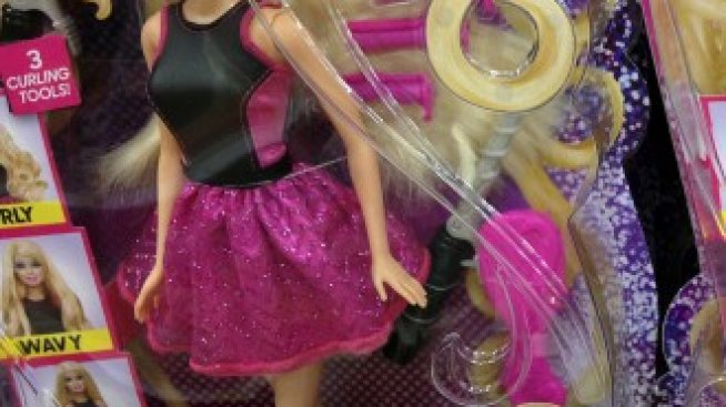 Производителят на Барби поглежда към Холивуд