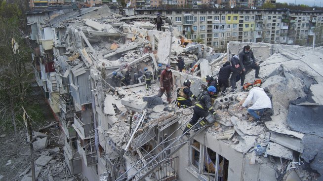 Китайският министър на отбраната посещава Русия, атаки в Донецк