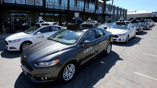 Автономен автомобил на Uber е участвал в катастрофа в Аризона