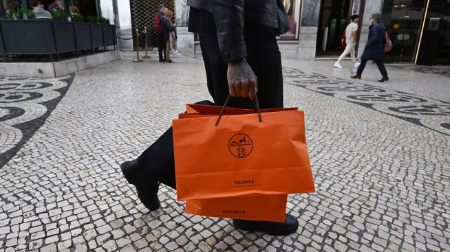 Hermes загърби проблемите в сектора с ръст на продажбите в Китай