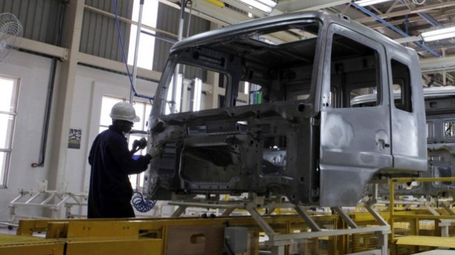 Daimler решава днес дали да позволи листването на своето звено за камиони