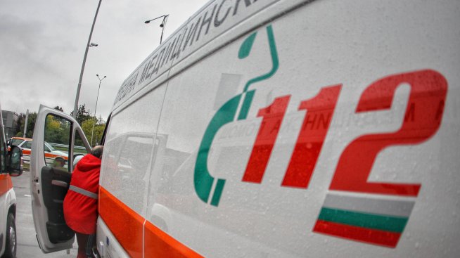 Половината от позициите в спешните центрове у нас от години стоят незаети