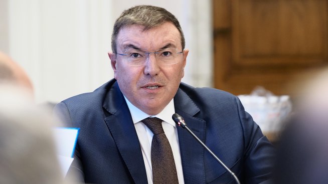 Костадин Ангелов: Към момента няма депозирана оставка на Делян Добрев