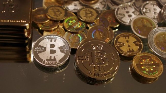 Стойността на биткойна за първи път изпревари цената на златото и какво от това?