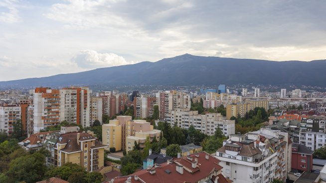 Жилищният пазар в България вече проявява склонност да надценява имотите