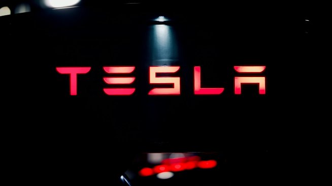 Tesla планира да доставя електроенергия във Великобритания