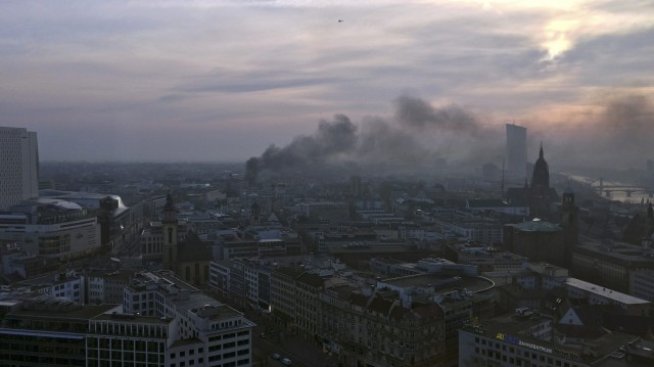 Протестиращи от движението Blockupy „подпалиха“ Франкфурт