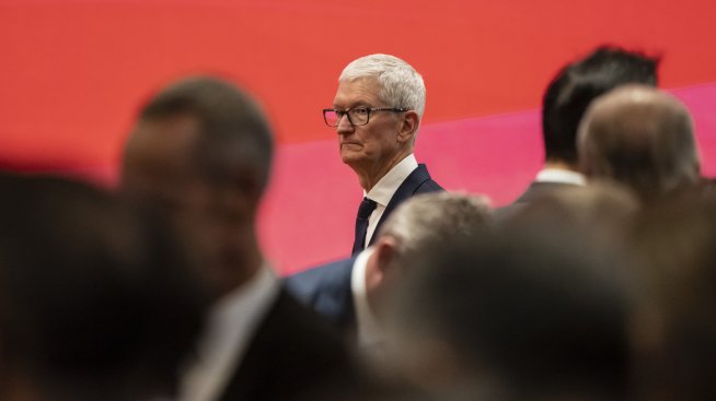 Тим Кук похвали китайските партньори на Apple след критики от страна на Пекин
