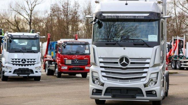 Разделянето на Daimler Truck и Mercedes връща надеждите за печалбата в групата