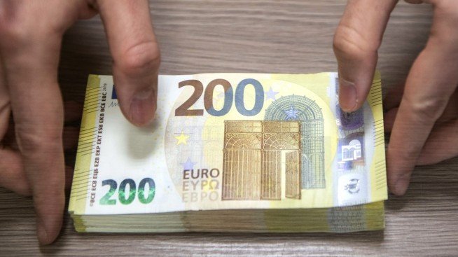 България предоставя гаранции за 16,7 млн. евро по макрофинансова помощ на ЕС за Украйна