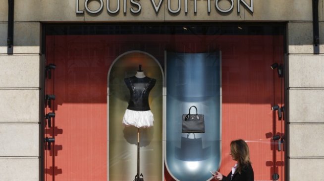 Акциите на LVMH поеха надолу след разочароващи резултати за тримесечието