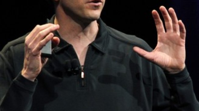 Apple сменя висшите мениджъри