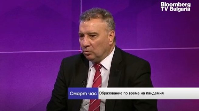 Ректорът на УНСС: Засега не се налага дистанционно обучение