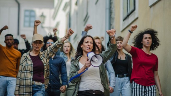 Кофас: Социалният и политически риск в глобален план е достигнал рекордни нива