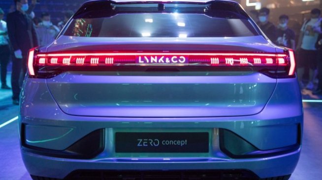 Geely ще създаде мрежа от спътници за подпомагане на автономните коли