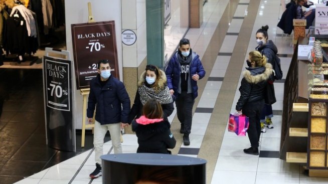 София влезе в тъмночервената COVID зона, за областта въвеждат нови мерки