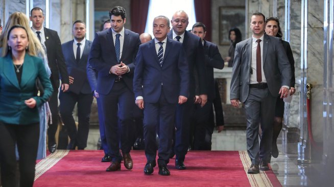 Кабинетът "Донев 2" встъпи в длъжност