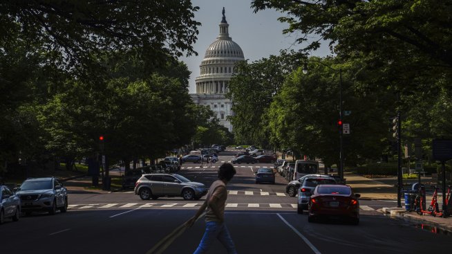 Републиканци призоваха Байдън да се откаже от строгите стандарти за емисиите при колите