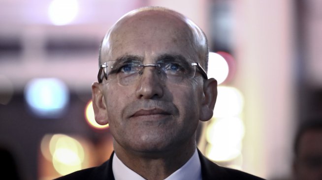 Добрата репутация на новия финасов министър на Турция не успява да спаси лирата