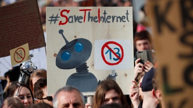 Директивата за авторското право в ЕС доведе до протести в Германия