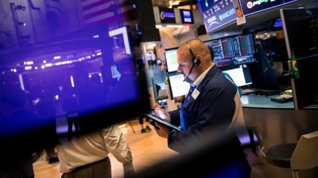 Nasdaq смени зелената територия с червена в последния час преди края на сесията