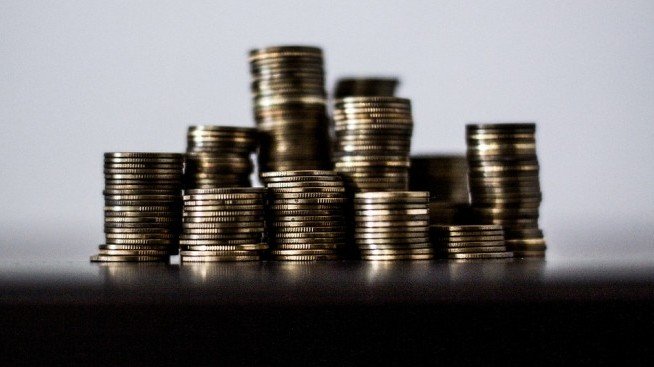 Заплатите на държавните служители ще са според свършената работа