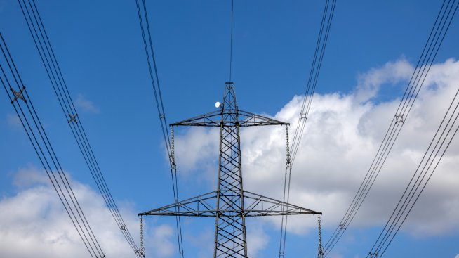 Великобритания понижава сметките за ток за бизнеса преди представянето на бюджета