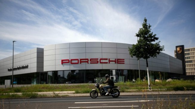 Основните акционери във VW обмислят рокада с акции при евентуално IPO на Porsche