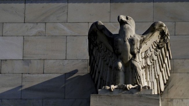 Централните банки "не могат да излекуват вируса"