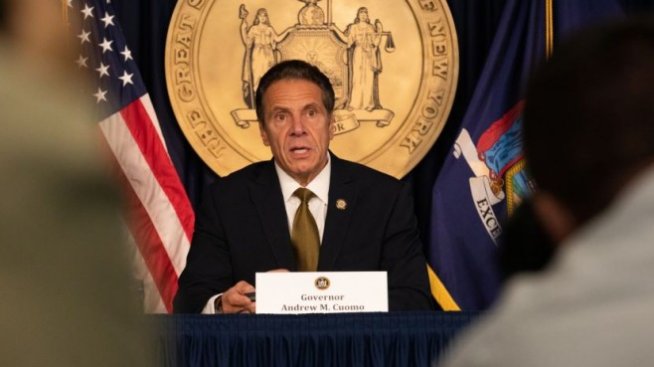 Губернаторът на Ню Йорк подава оставка заради обвинения в сексуален тормоз