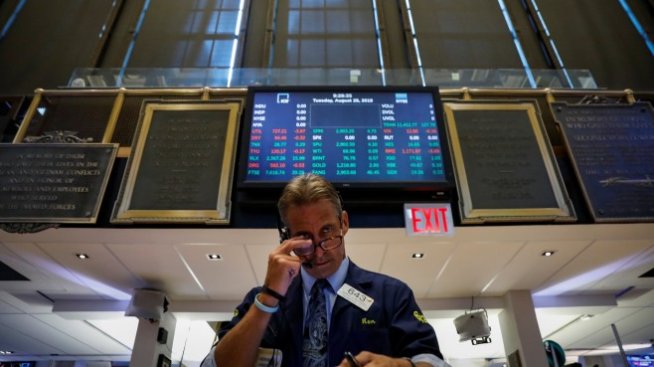 Dow прибави 300 пункта в петък, но завършва седмицата със спад от 1,5%