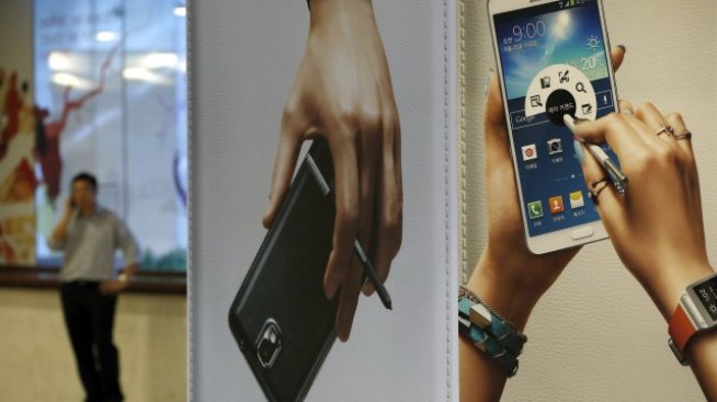 Продажбите на смартфони вдигнаха печалбата на Samsung