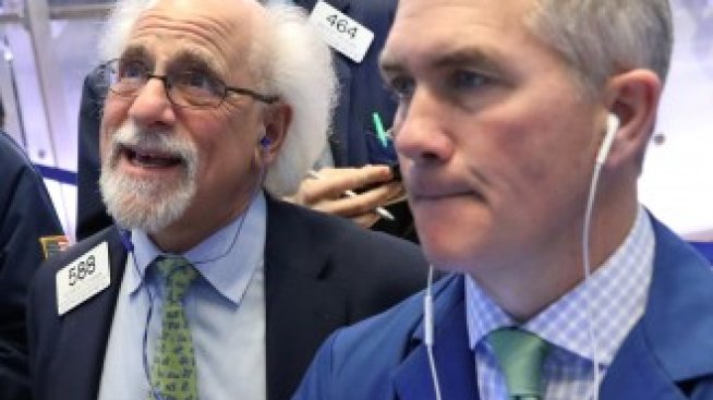 Dow прибави близо 450 пункта и записа осми пореден седмичен ръст
