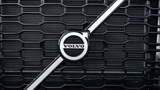 Делът на електромобилите от тримесечните продажби на Volvo в Европа достига 62% 
