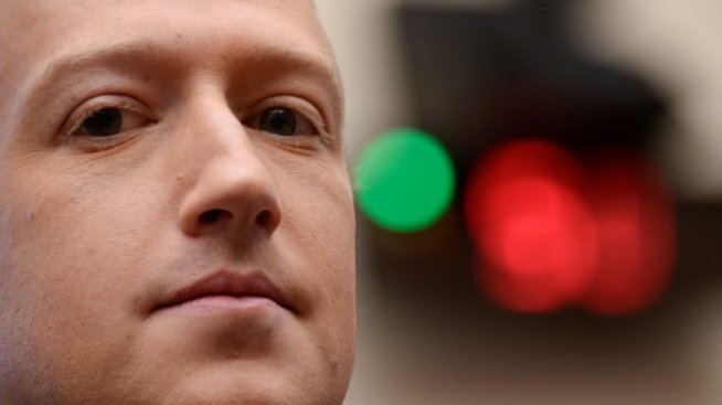 Зукърбърг: Facebook може да бъде принудена да загърби Libra