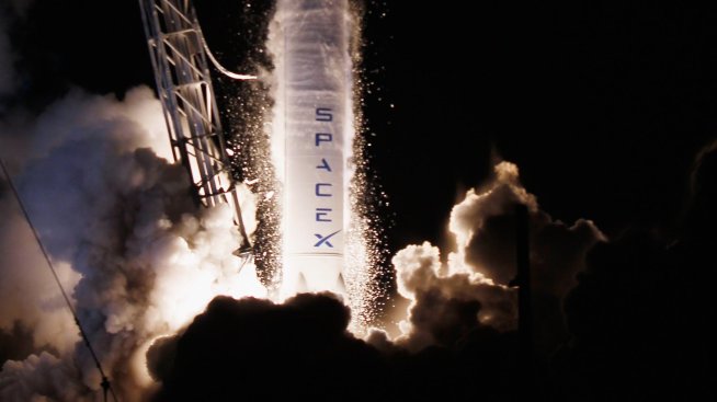 Какво може да оправдае оценка на SpaceX от 2 трилиона долара?