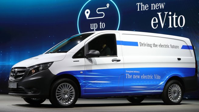 Mercedes и Rivian ще произвеждат съвместно в Европа електрически микробуси