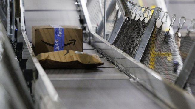 Amazon намалява таксите за продавачите в Европа в ценова война с Temu и Shein