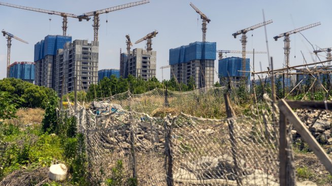 Китай планира да ускори изкупуването на непродадени жилища и да ги направи достъпни
