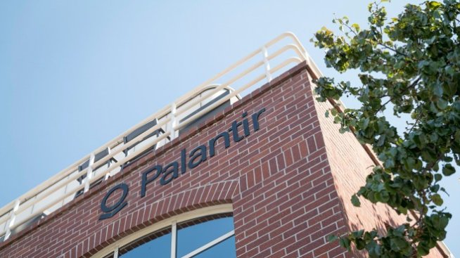 Palantir записа 49% ръст на приходите за първото тримесечие