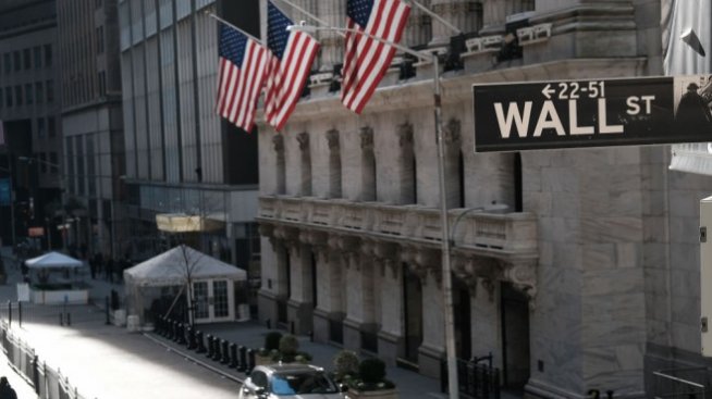 Технологиите бяха в основата на бурния търговски ден на Wall Street